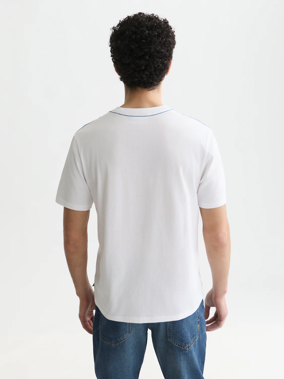 Front artwork regular-fit T-shirt - Image 4