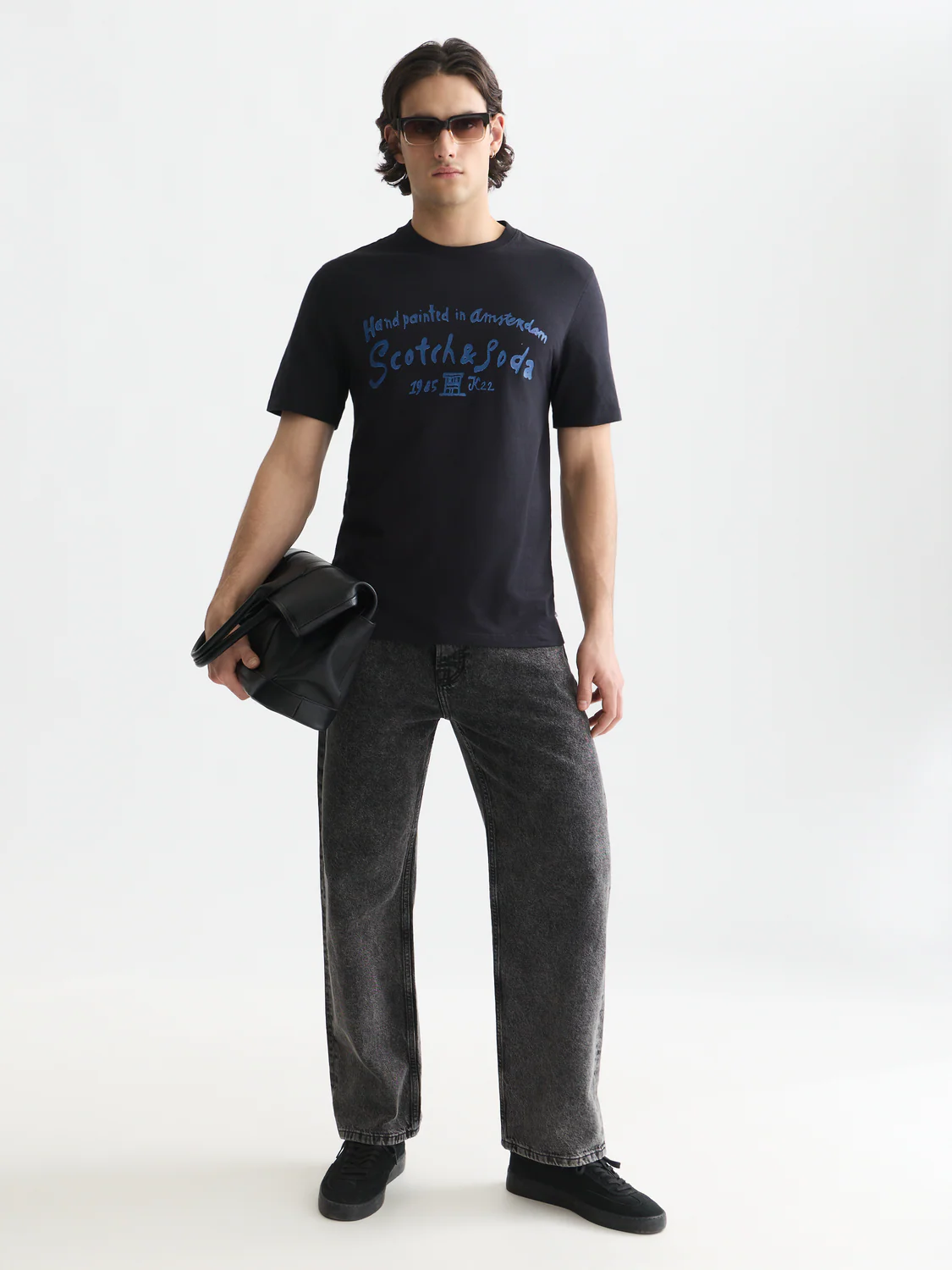 Front artwork regular-fit T-shirt - Image 9