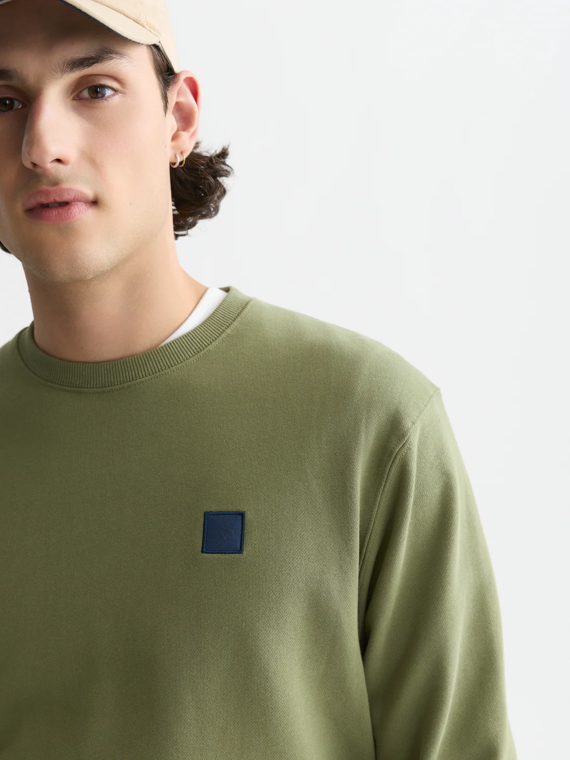 Seasonal core logo badge regular-fit sweatshirt - Image 10