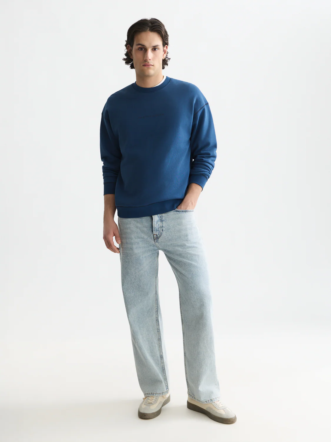 Seasonal Essentials chest artwork relaxed sweatshirt - Image 2