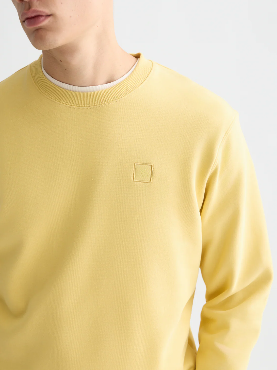 Seasonal Essentials logo badge sweatshirt - Image 10