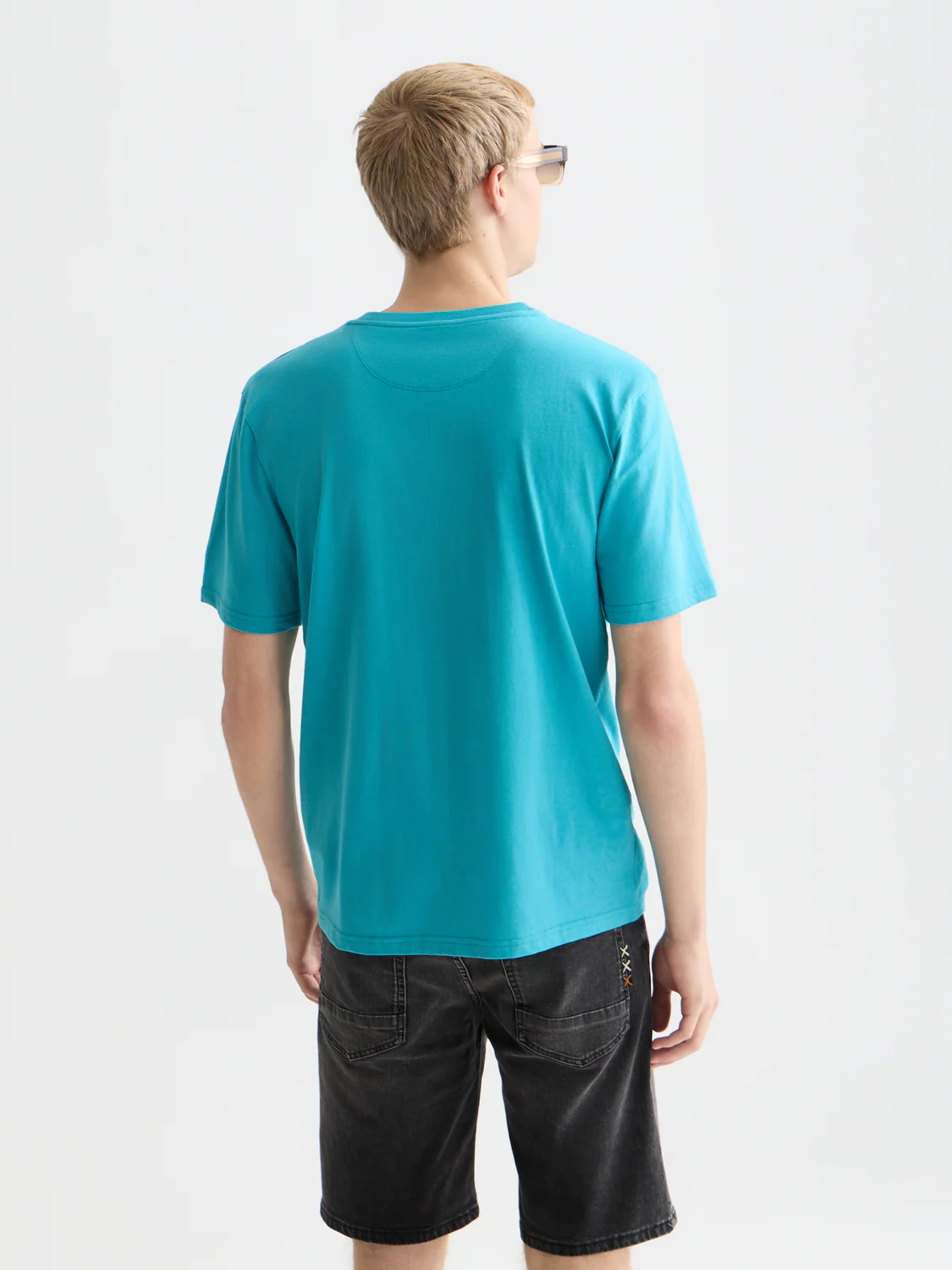 Seasonal Essentials logo T-shirt - Image 18