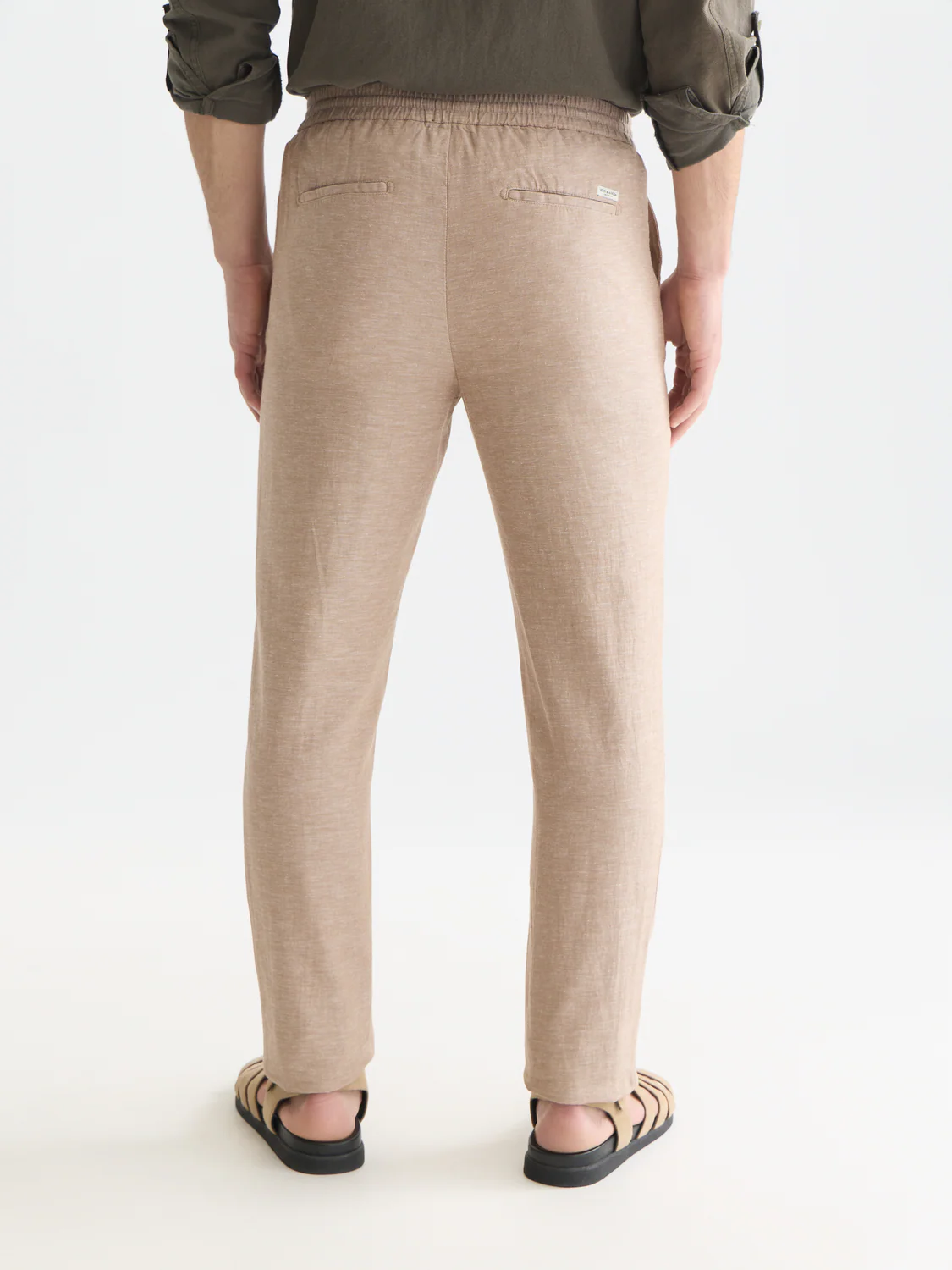 Seasonal Essentials Warren cotton-linen jogger - Image 4