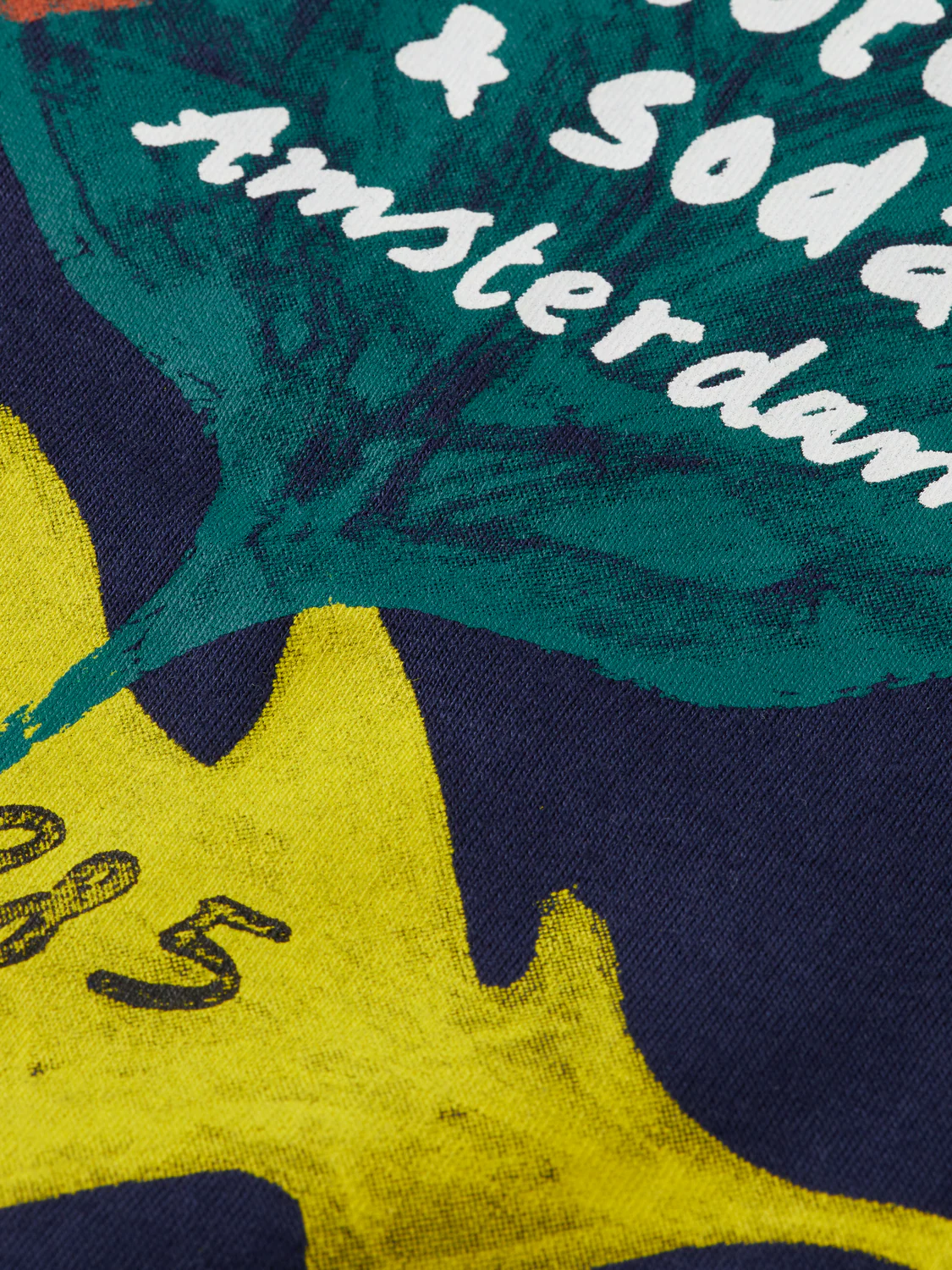 Regular Artwork T-shirt - Image 7