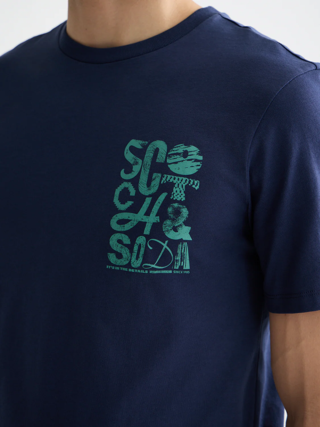 Regular Logo T-shirt - Image 17