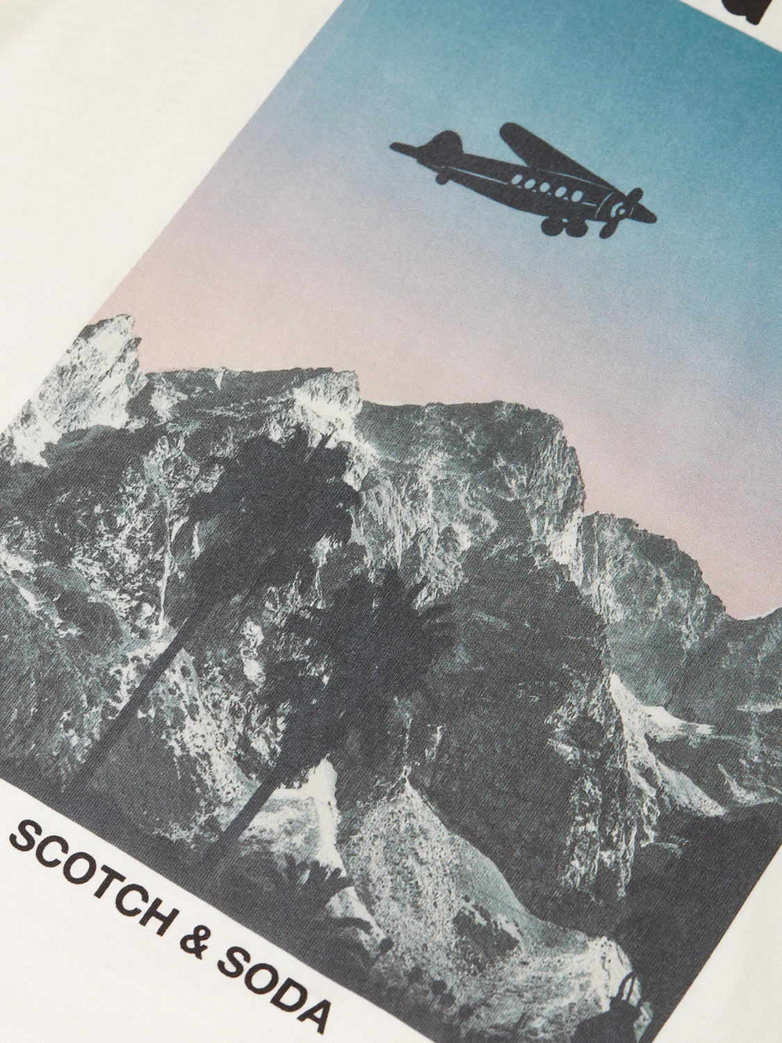 GRAPHIC TEE - Image 2