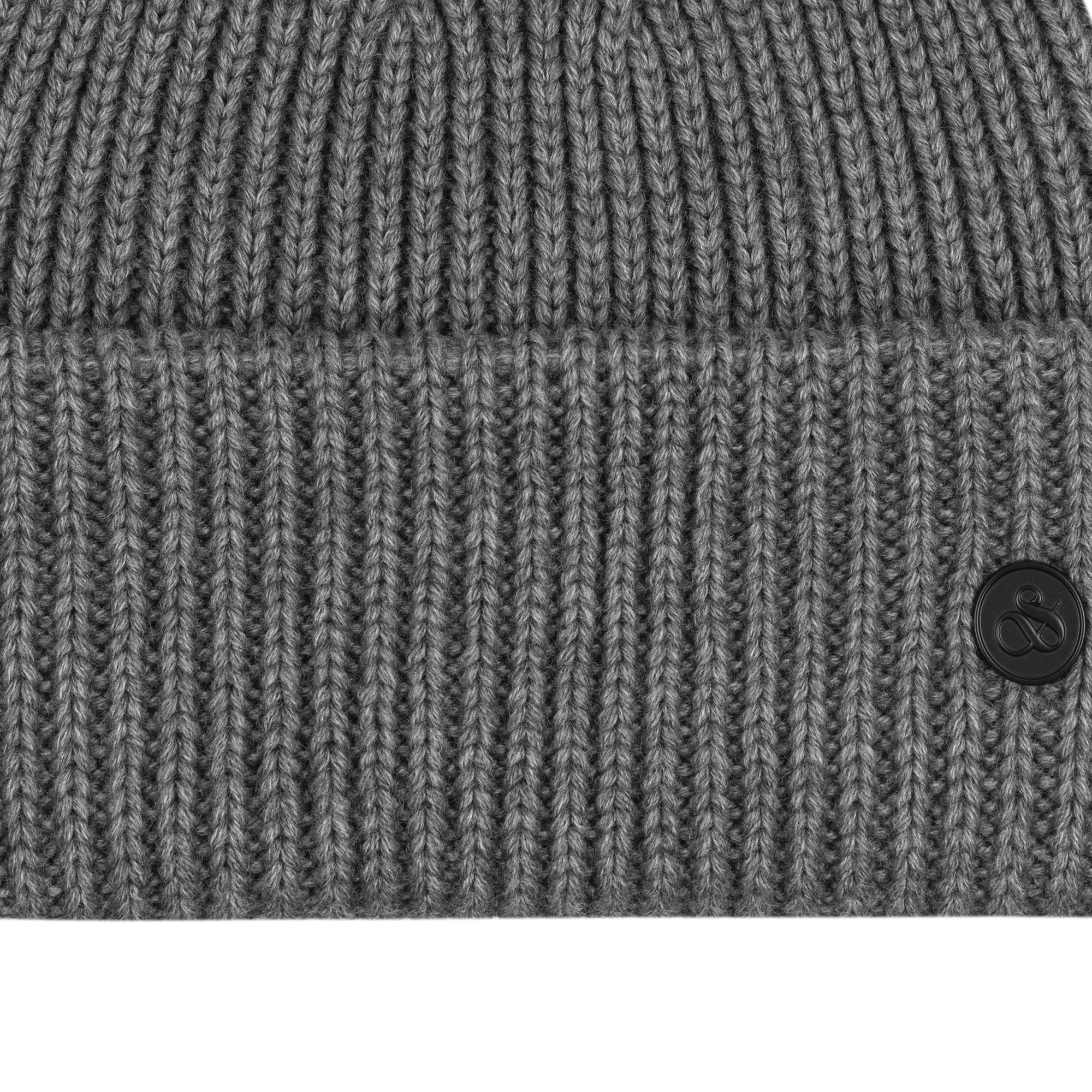 RIVET CUFF BEANIE - Image 11