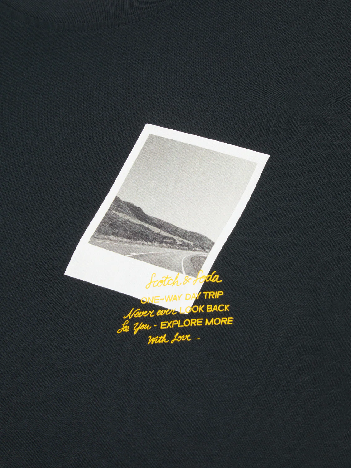 GRAPHIC TEE - Image 4
