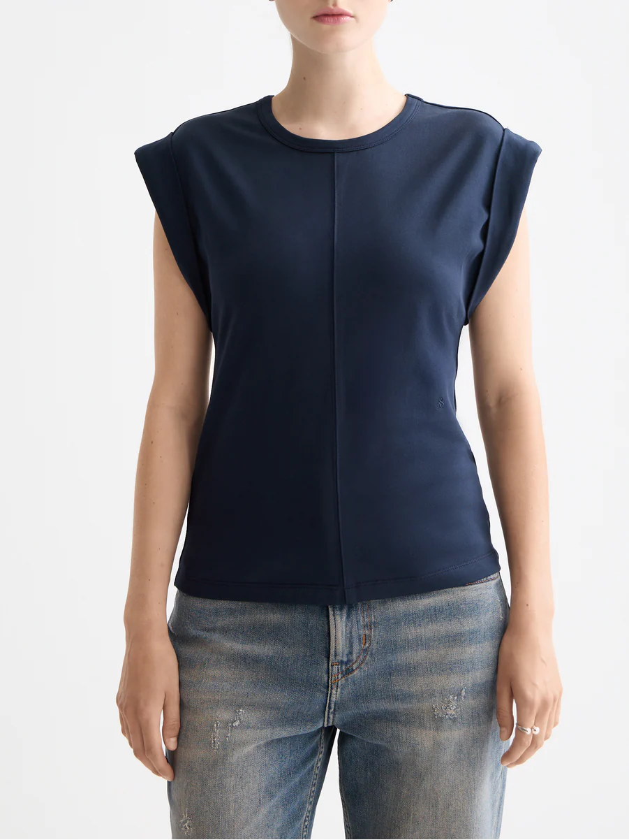 Fitted rolled-up sleeve T-shirt