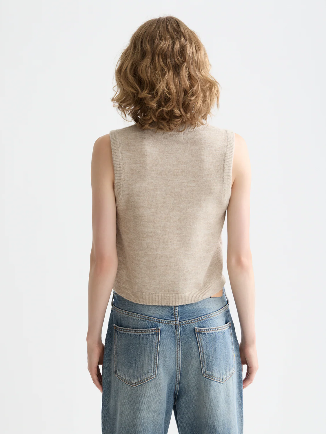Embroidered crew neck knitted tank - Image 4