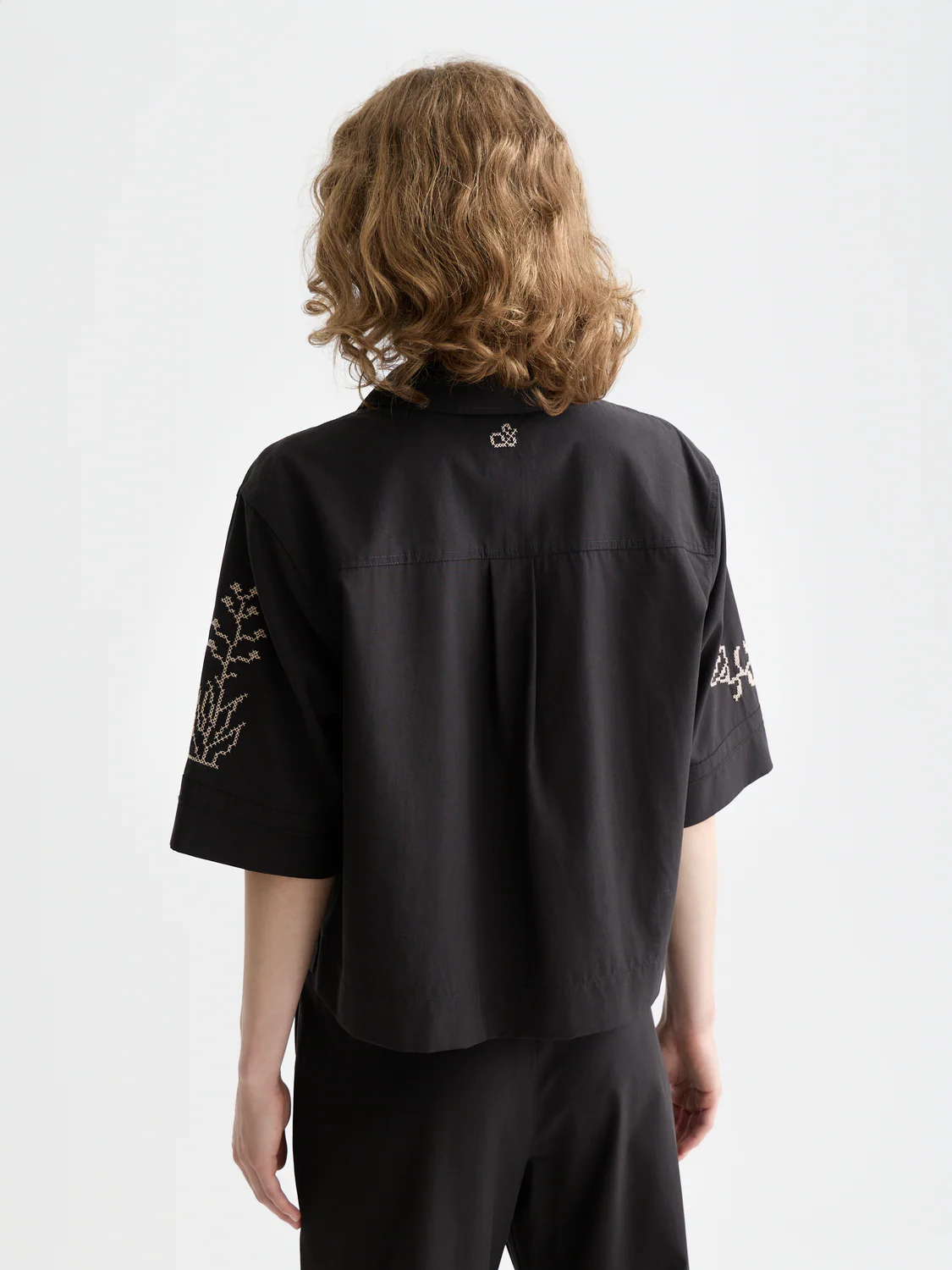 Boxy-fit short sleeved shirt - Image 4