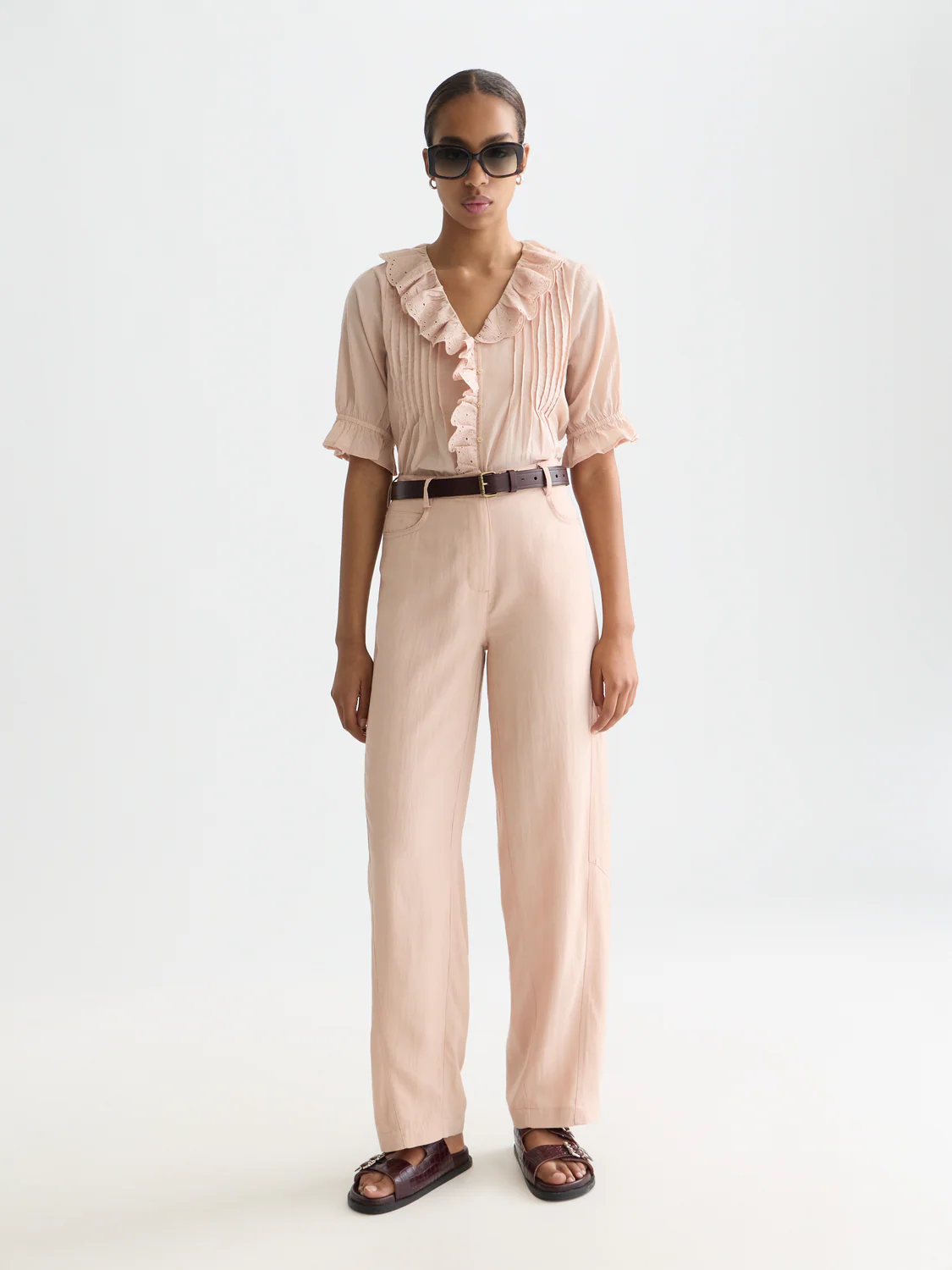 Short sleeve blouse with embroidered details - Image 9