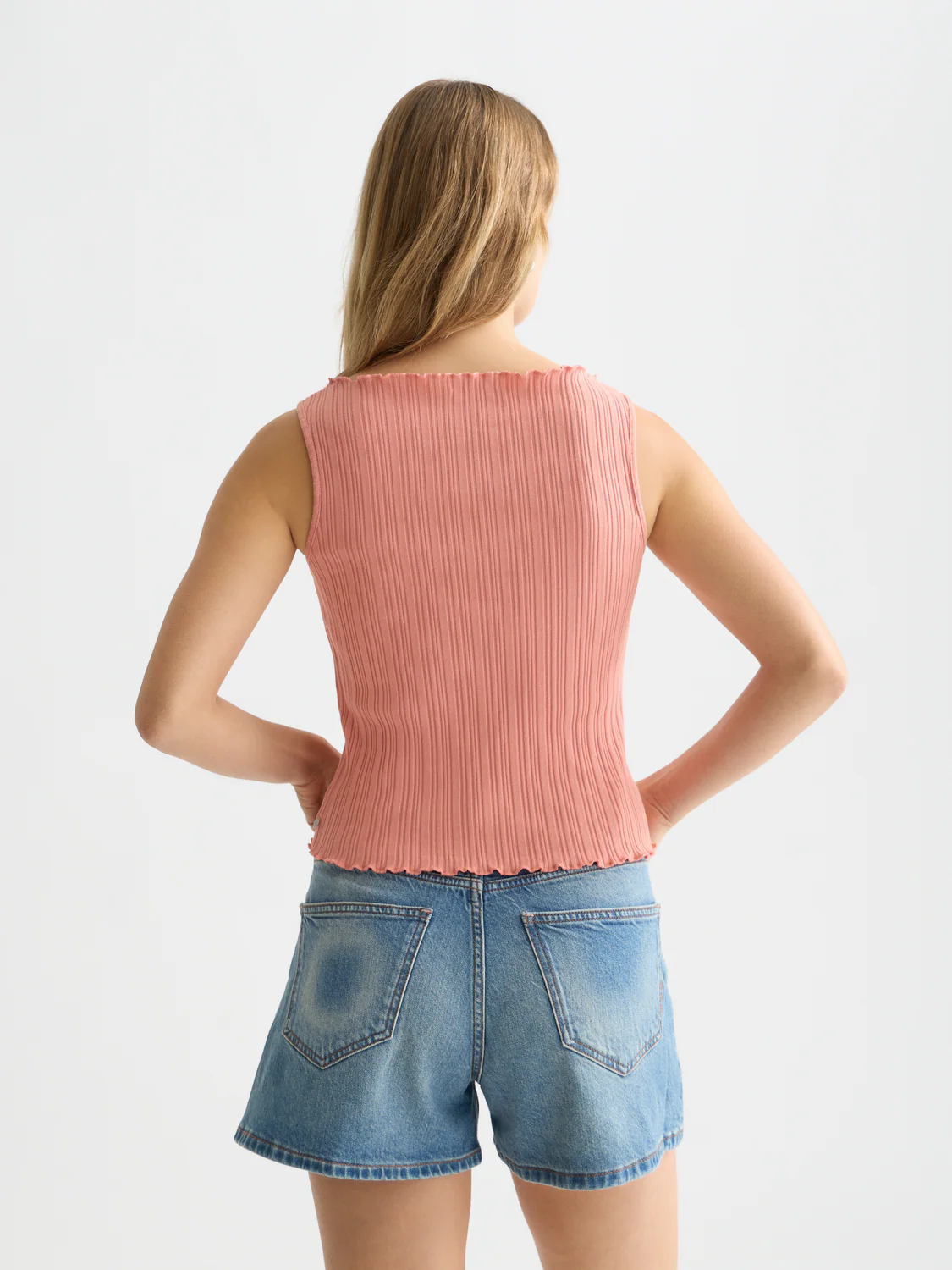 Structured rib tank - Image 11