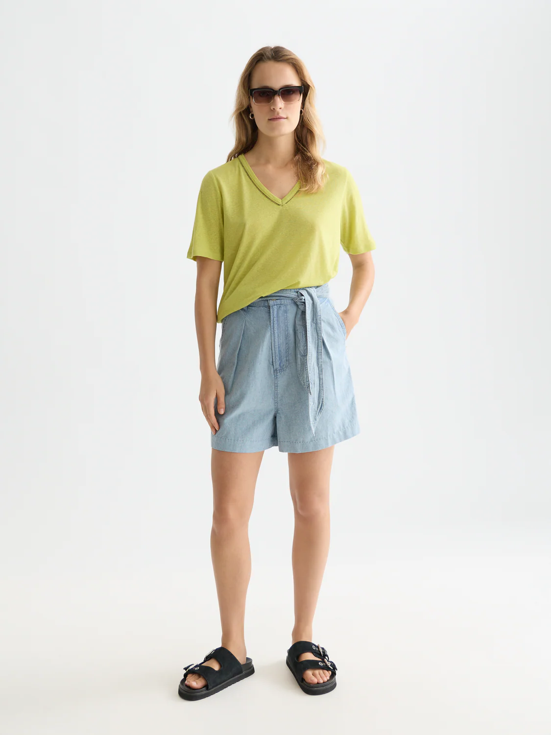 Linen V-neck T-shirt - Image 16