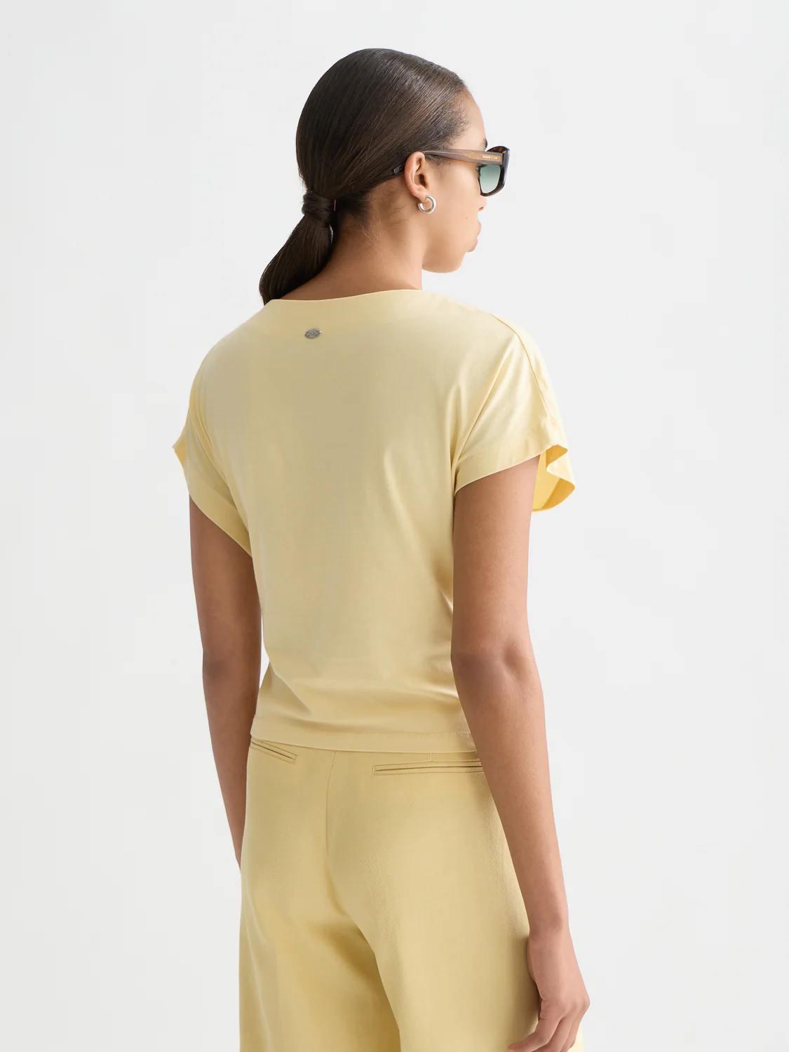 Knotted slash neck T-shirt - Image 11