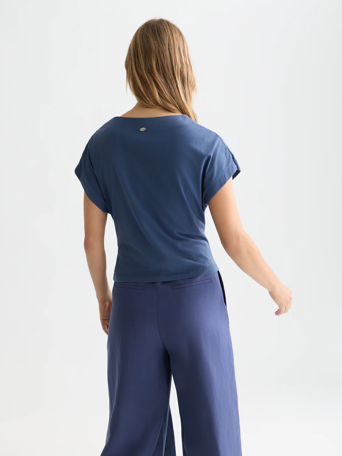 Knotted slash neck T-shirt - Image 4