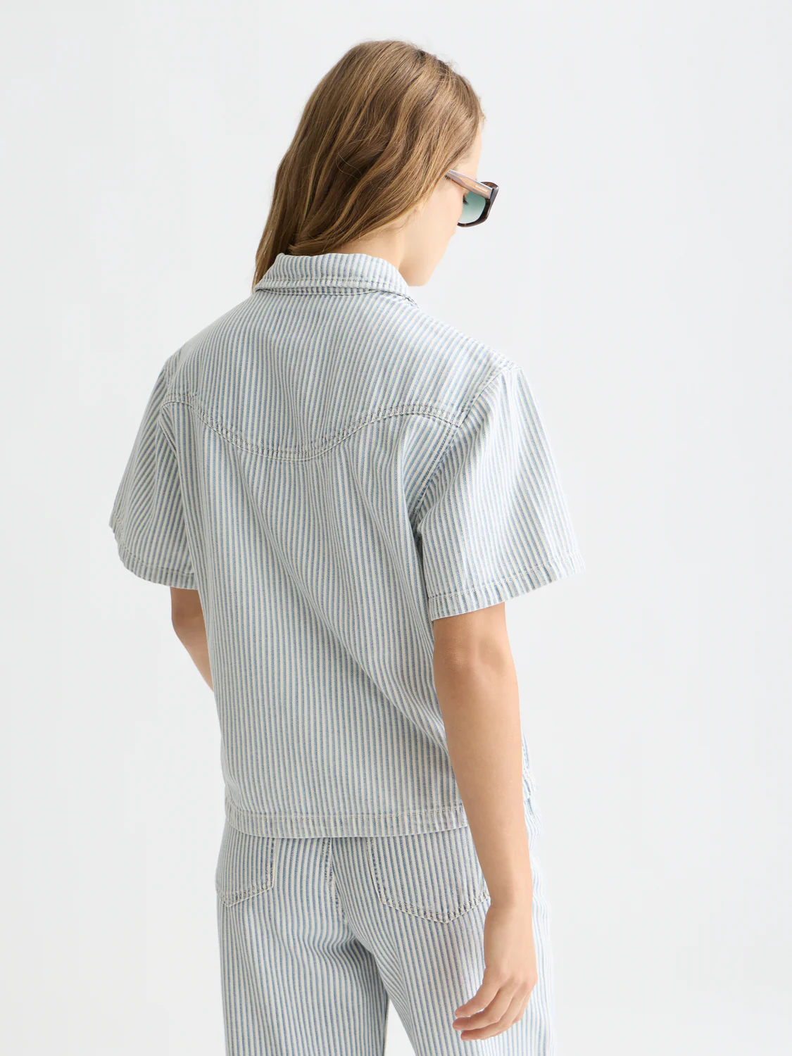 Short sleeve denim shirt - Image 4