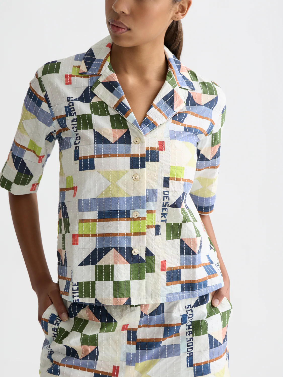 Stitch-embroidered printed short sleeve shirt - Image 3