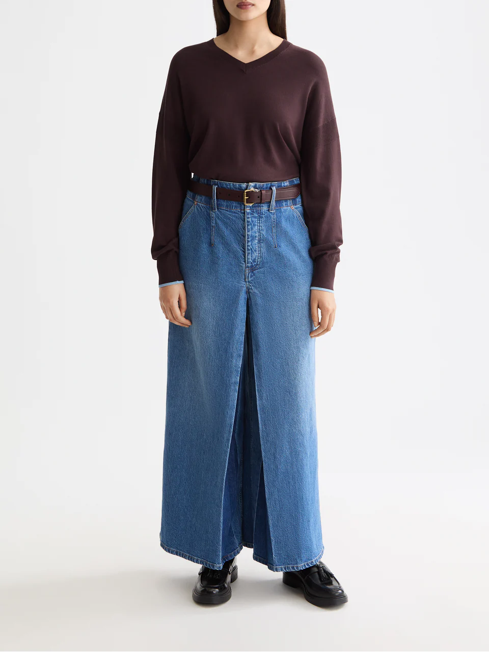 V-neck relaxed pullover - Image 2