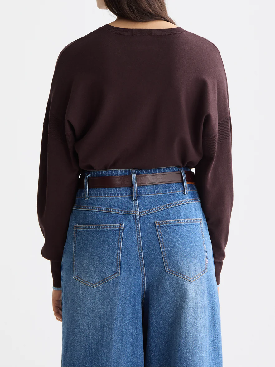 V-neck relaxed pullover - Image 3
