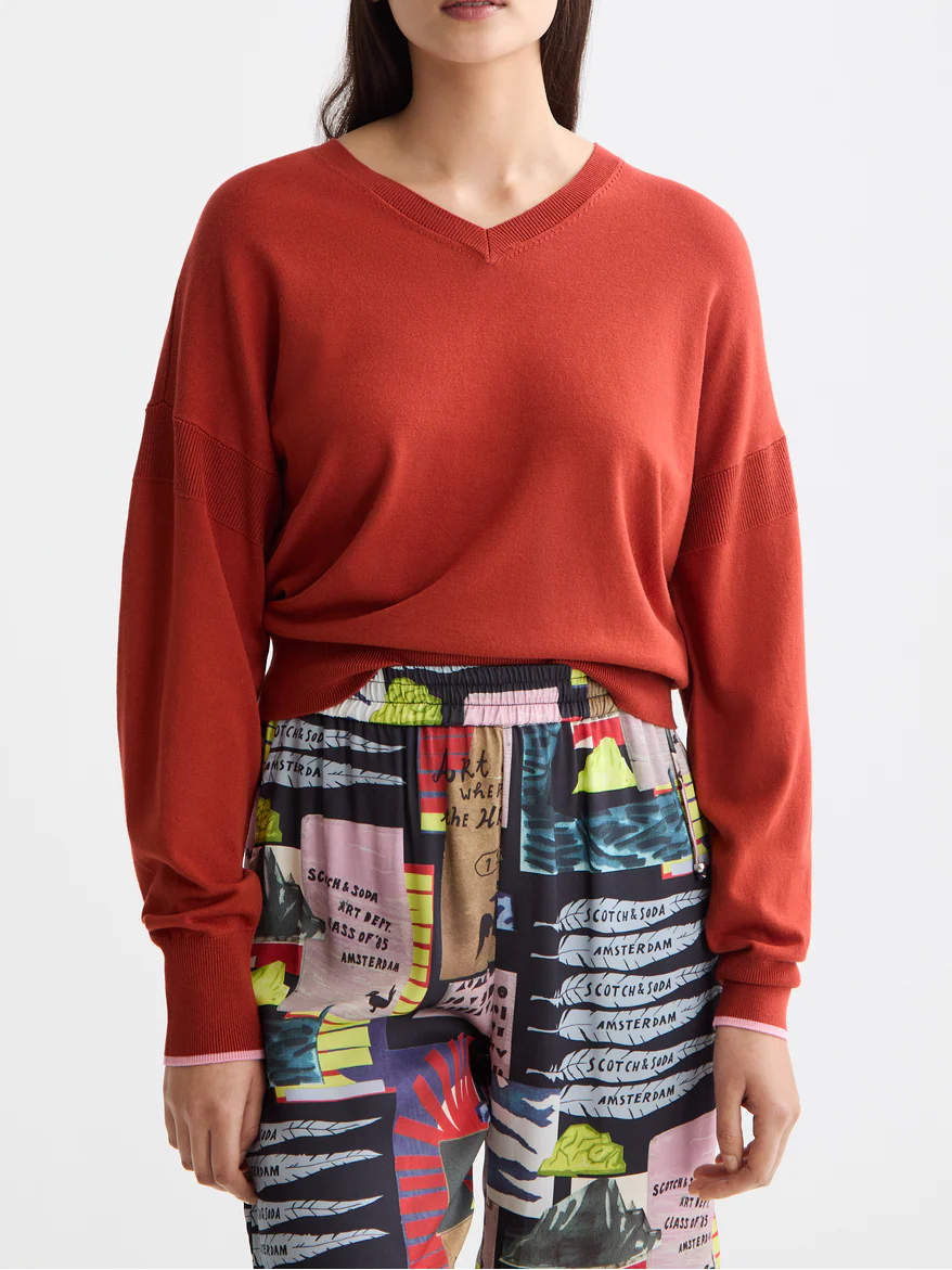 V-neck relaxed pullover - Image 7