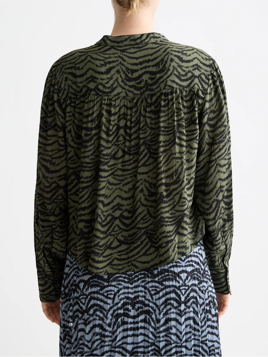 Printed pintuck shirt - Image 11