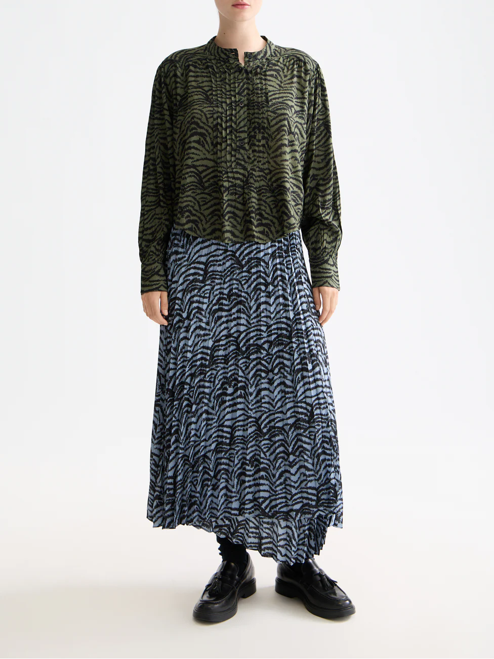 Printed pintuck shirt - Image 9