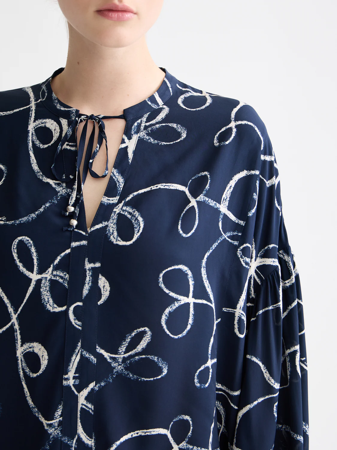 Easy top with draw string cuffs - Image 10