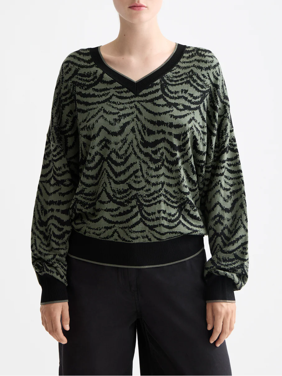 Jacquard V-neck pullover