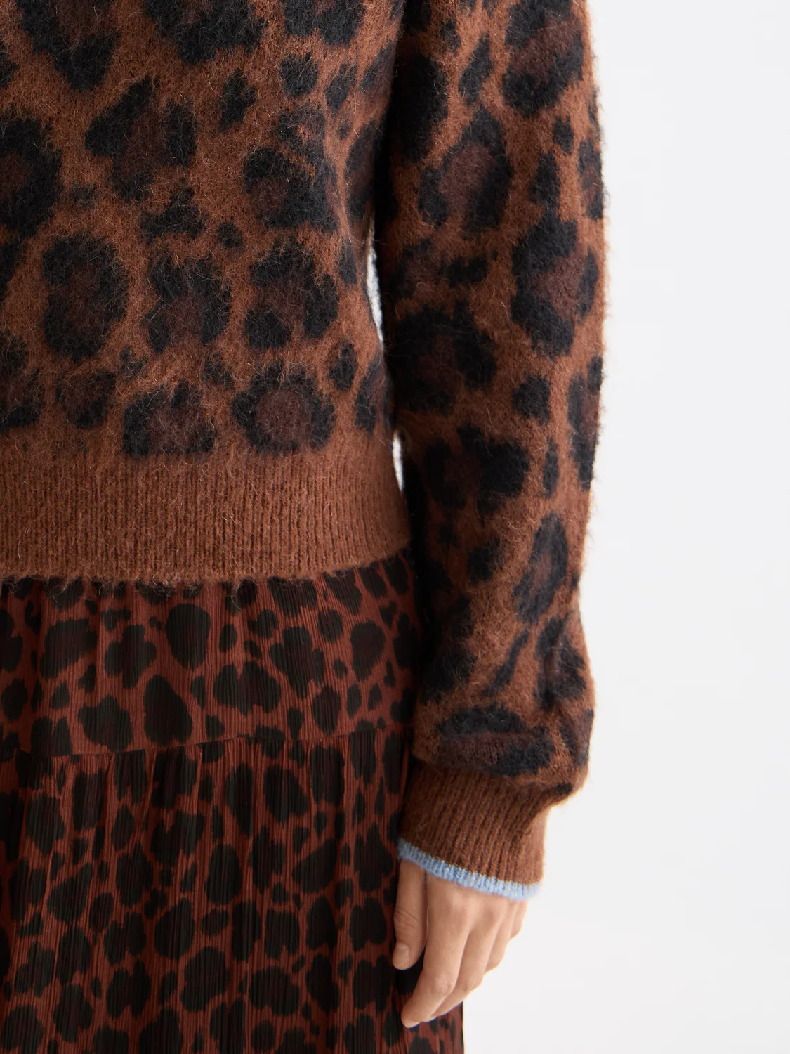 Fuzzy jacquard pullover - Image 10