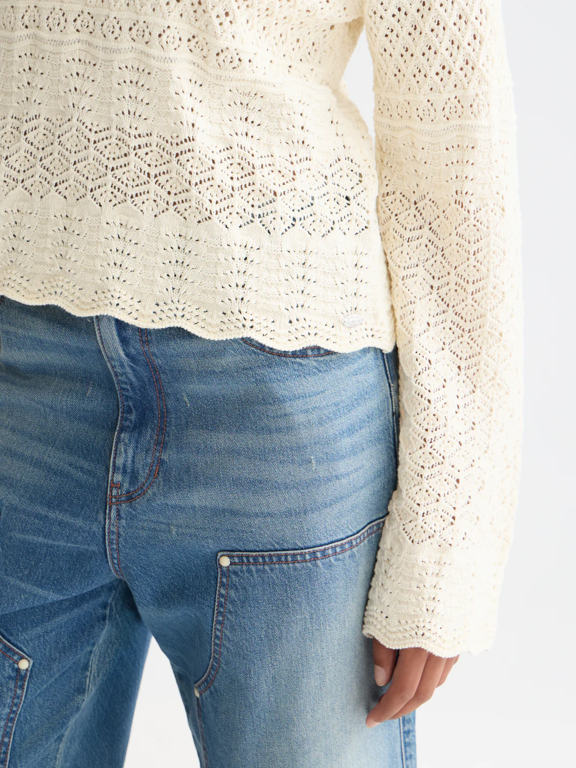 Pointelle stitch V-neck pullover - Image 3