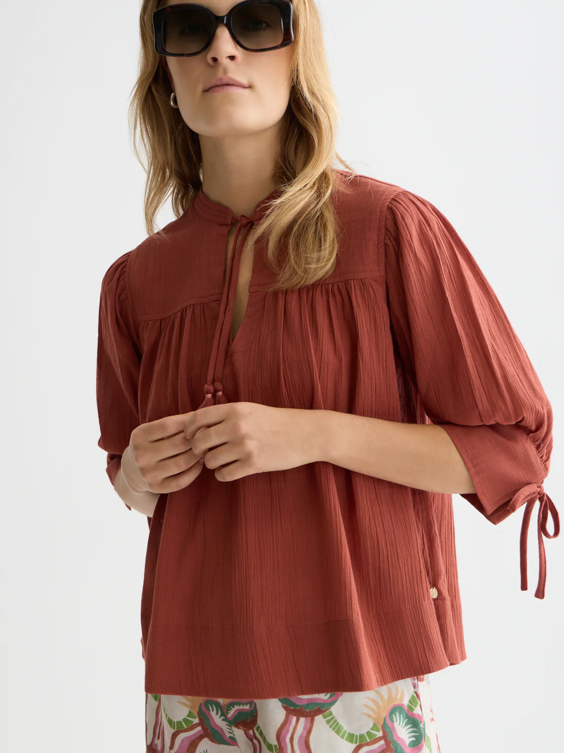 Relaxed blouse with gathers - Image 3