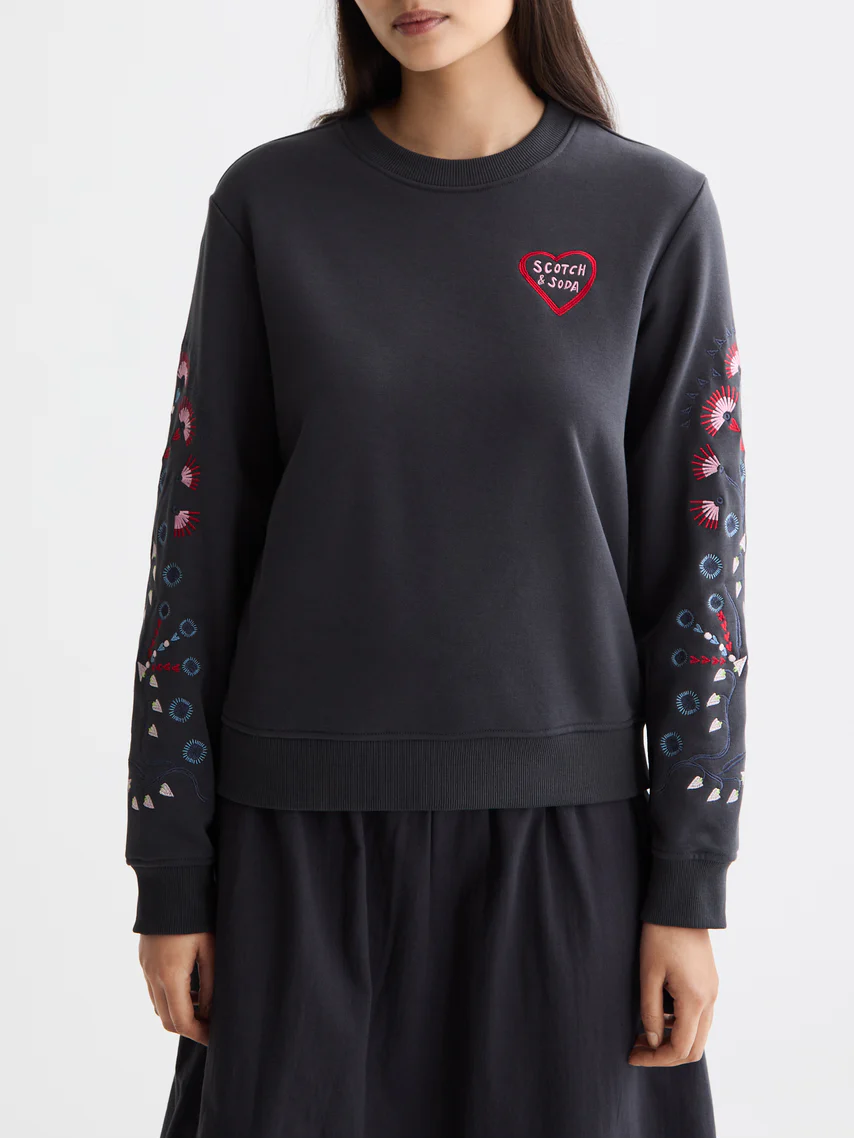 Embroidered regular sweatshirt