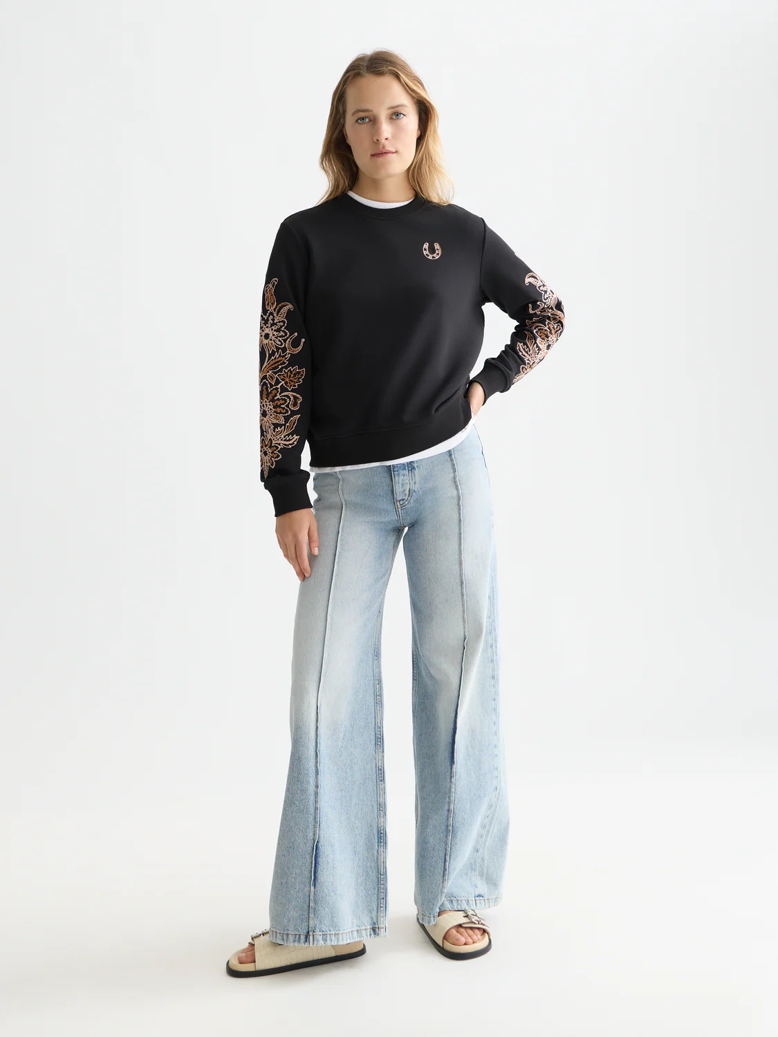 Embroidered sweatshirt - Image 2