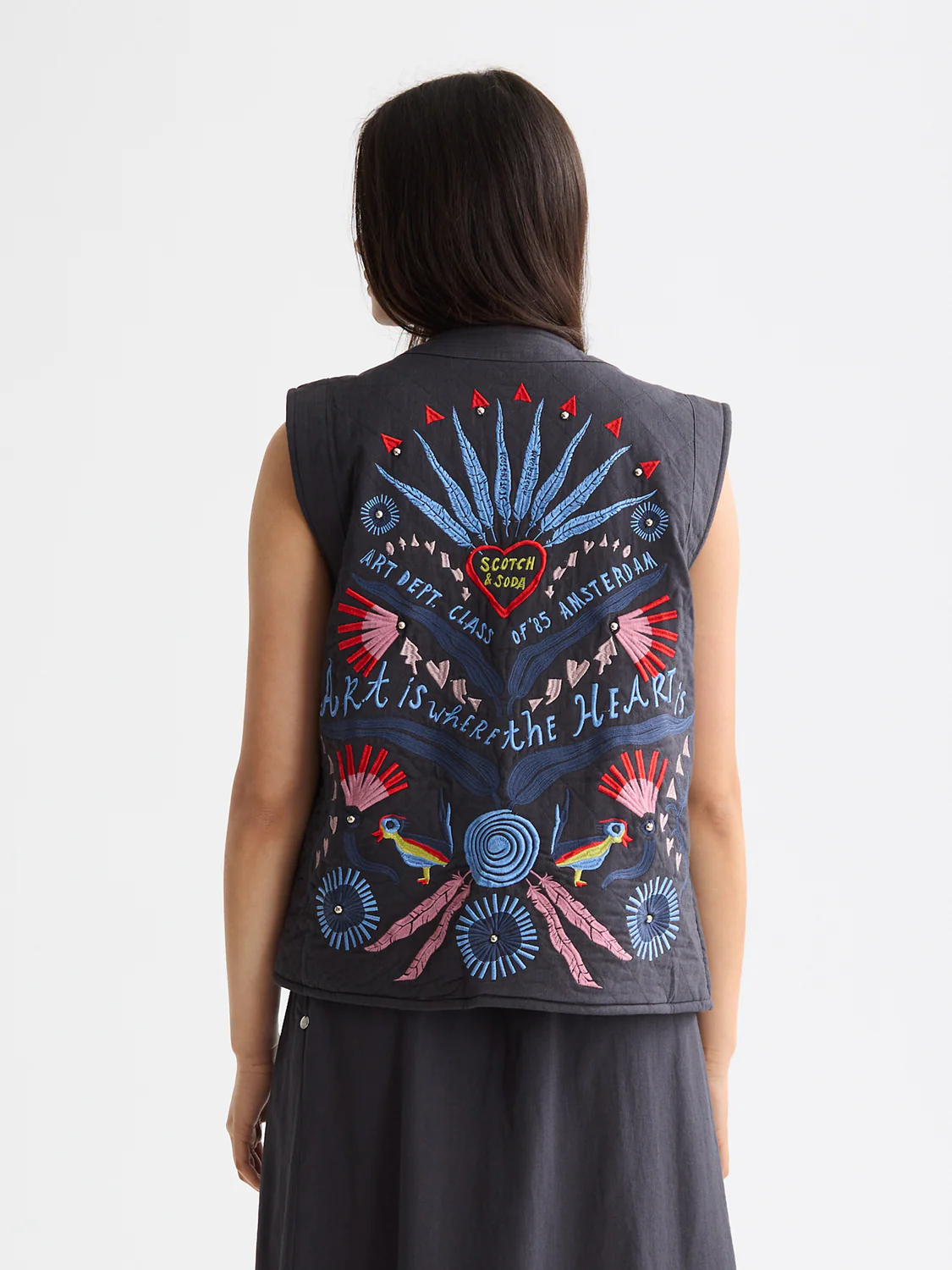 Embroidered gilet - Image 4