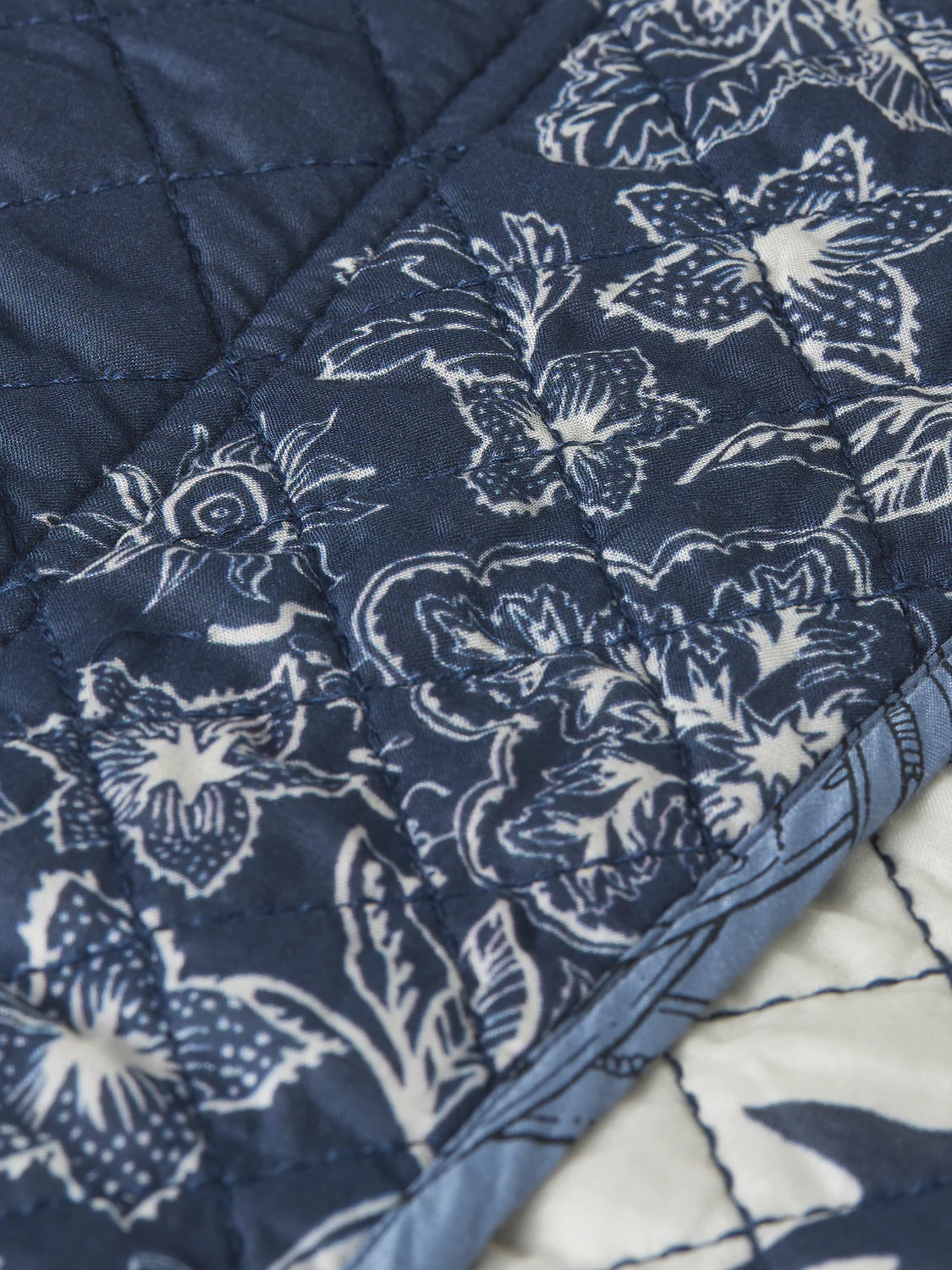 Reversible printed quilted jacket - Image 7