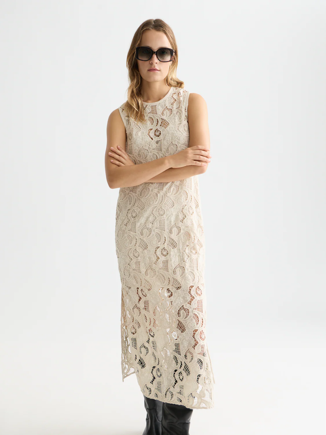 Flame embroidery midi dress - Image 9