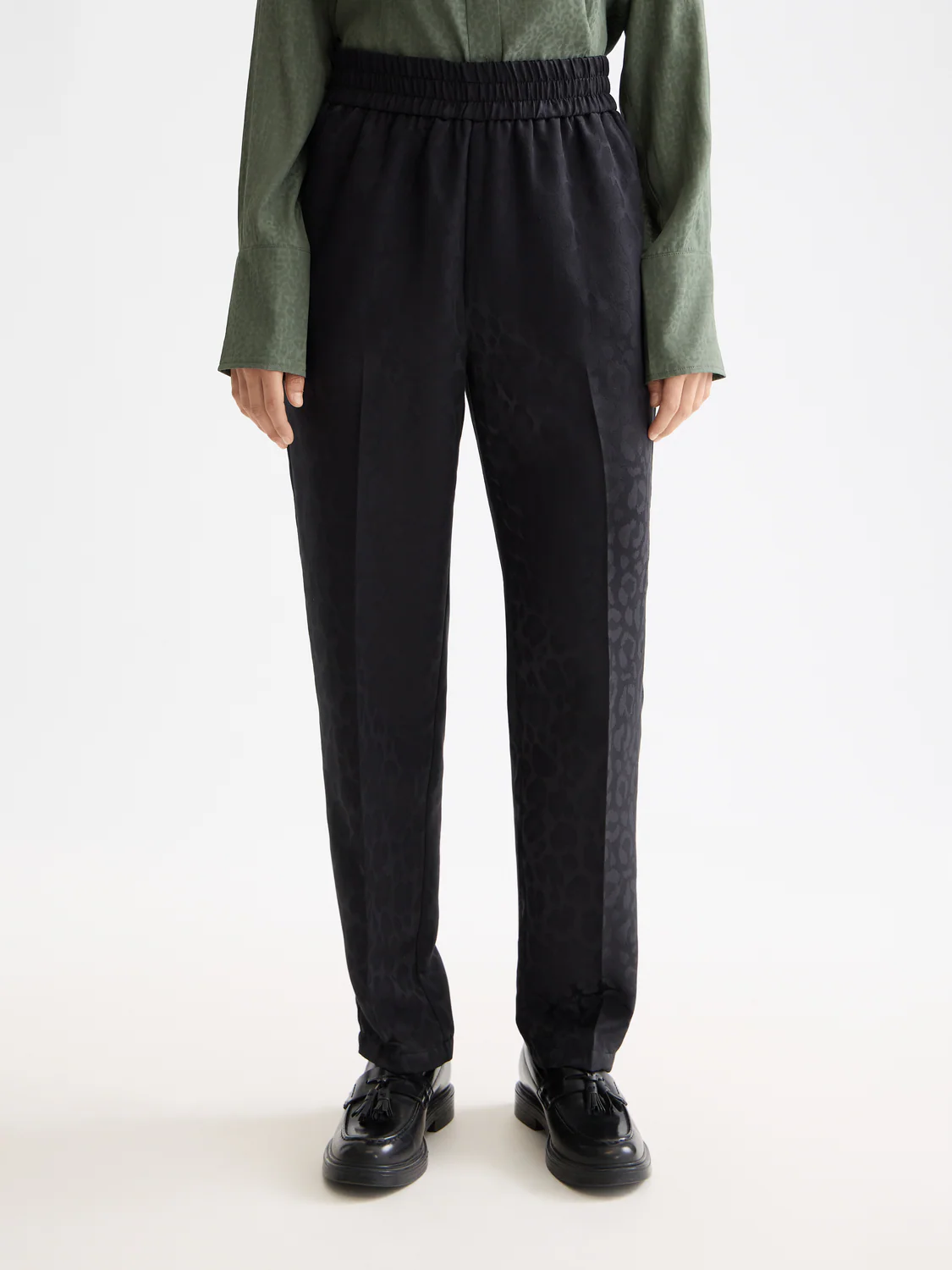 Maia mid rise tapered leg jacquard pant - Image 2