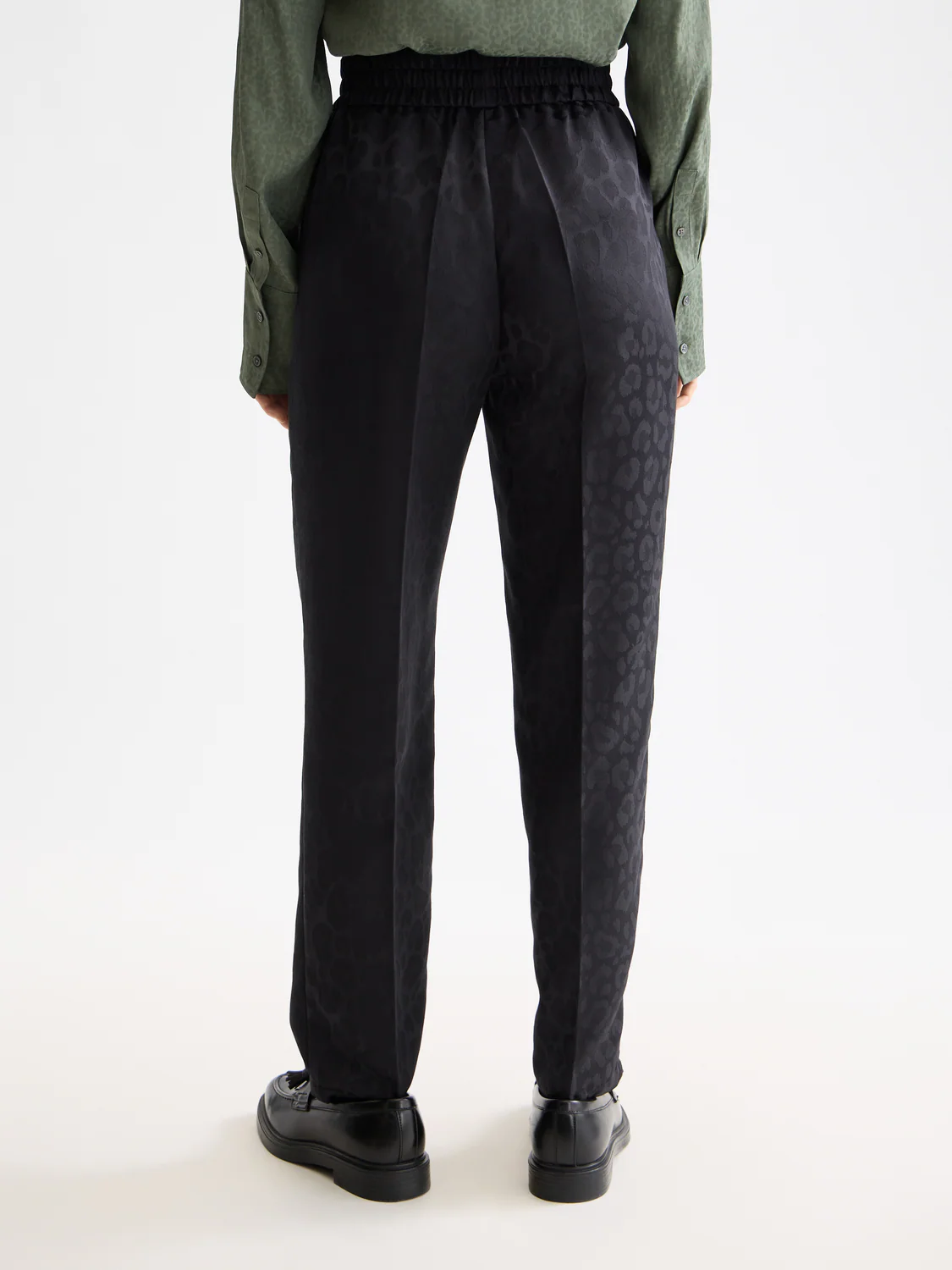 Maia mid rise tapered leg jacquard pant - Image 4