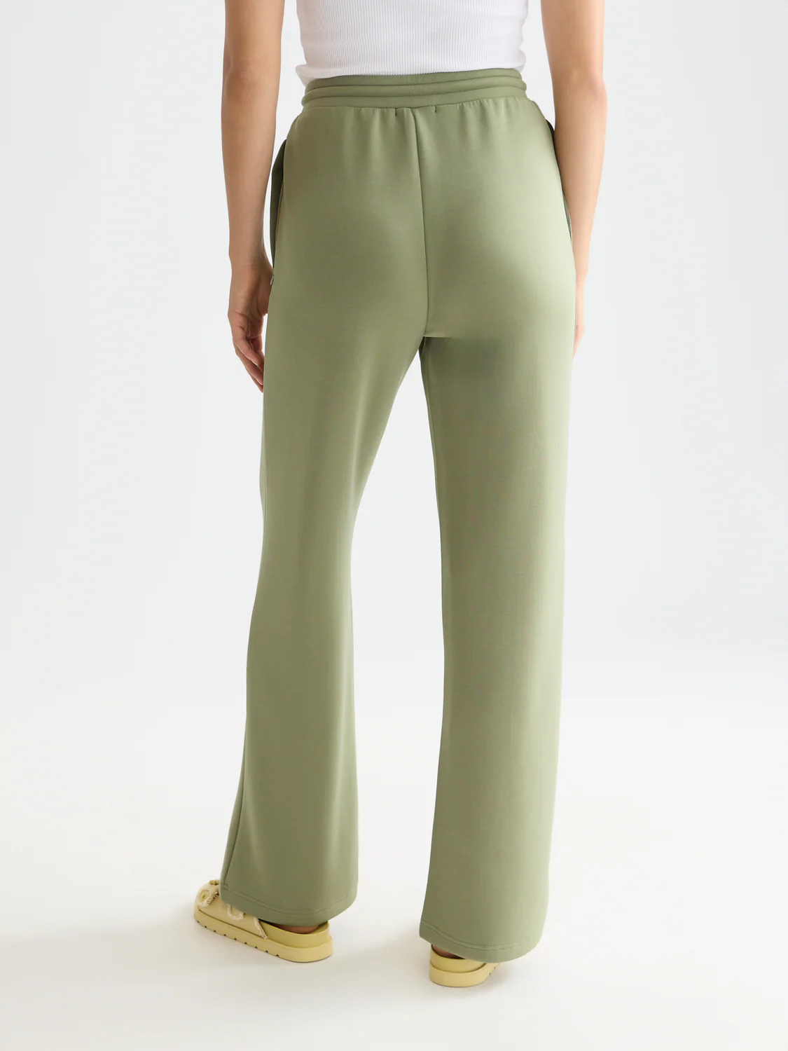 Tencel pleated sweatpants - Image 18