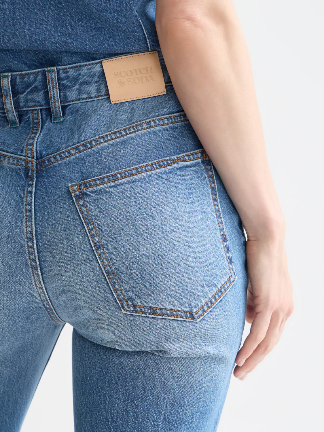 The Glow bootcut denim - Image 3