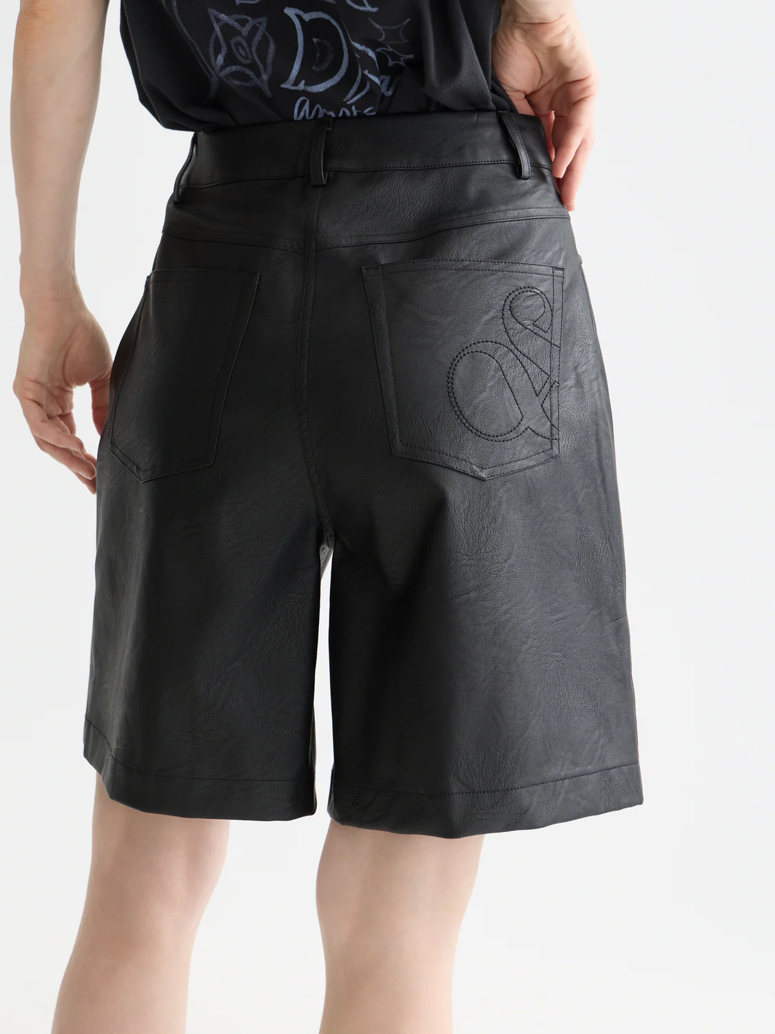 High rise faux leather short - Image 3