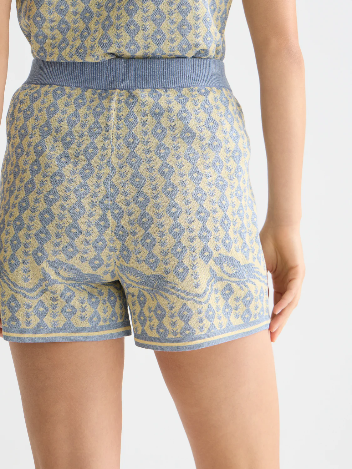 Jacquard knitted shorts - Image 3