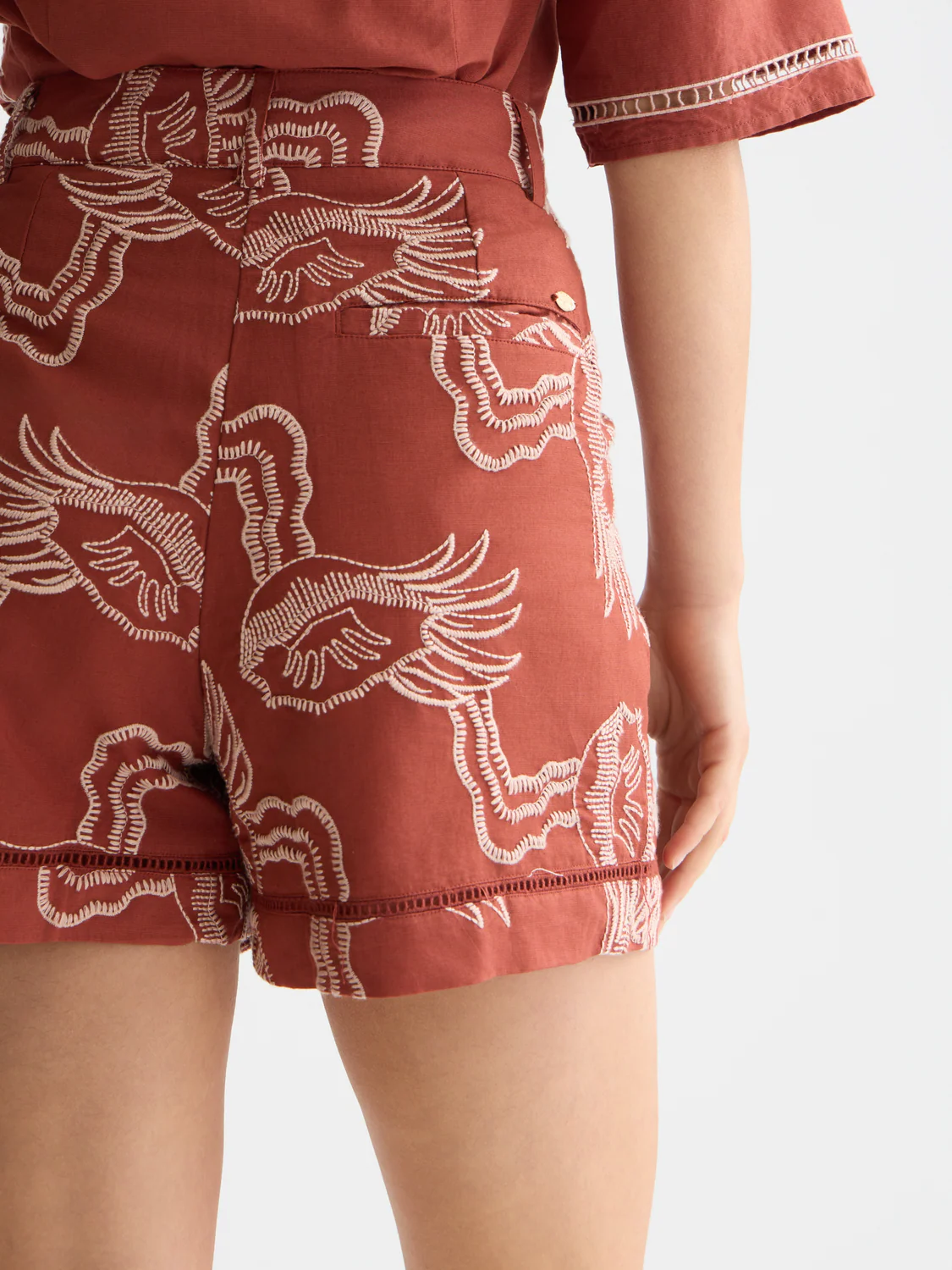 Embroidered linen blend shorts - Image 3