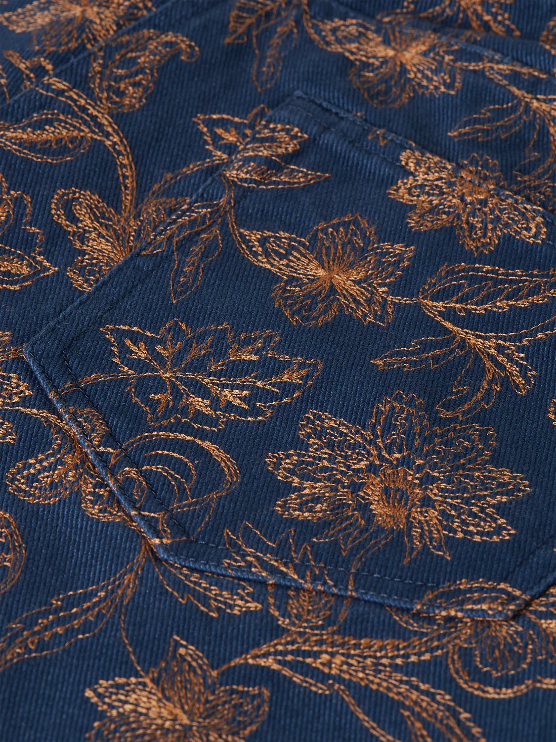 Embroidered high rise shorts - Image 7