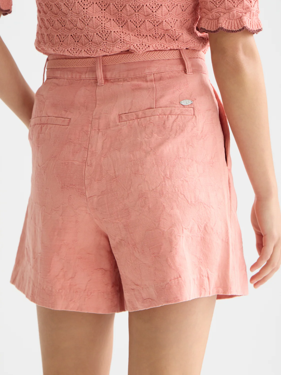 Jacquard structured high rise shorts - Image 3